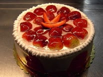 6-9 Kişilik Çilekli Yaş Pasta Gurme Deneyim pasta