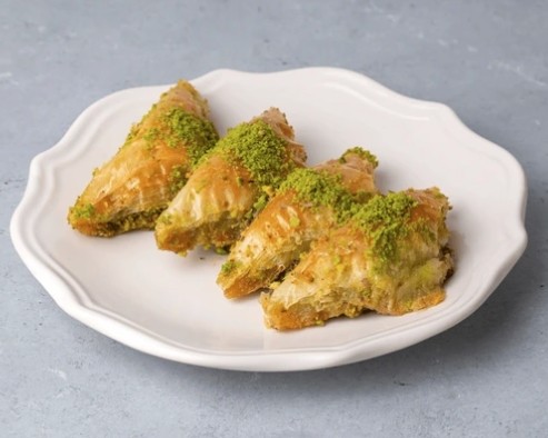Geleneksel 750 Gr Fıstıklı Şöbiyet Tatlısı pasta